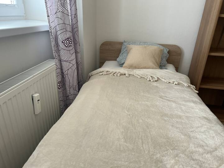 غرفة النوم 2