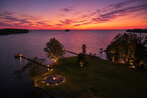 The Pointe at Goat Island W/Pool, boat ramp & Pier