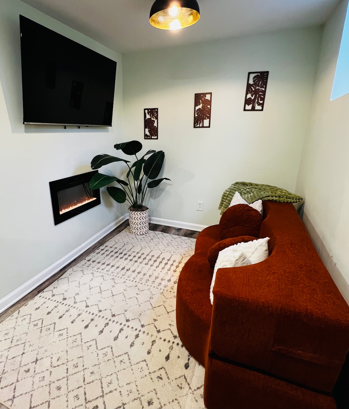 Top performing Airbnb: Modern Decatur Apt A near Emory, Midtown, Downtown in Candler Mc Afee