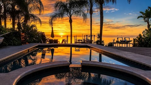 Luxury Gulf Front! 4/3, Pool, Spa and Dock!