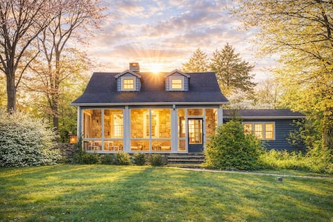 Farmhouse w/ Sauna & Hot Tub near Storm King