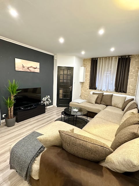 Top performing Airbnb: A beautiful house with 2 bedrooms in Croix