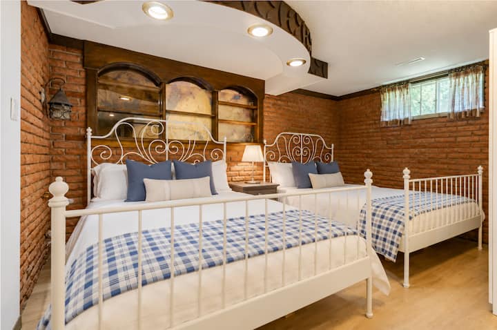 Private 2br | Yorkdale & Rogers Stadium | Parking - Toronto