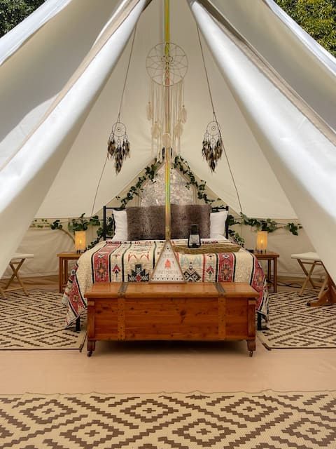 Popular Airbnb listing: NEW! Starlight Lookout Glamping, Smoky Mountains in Sylva / Cashiers
