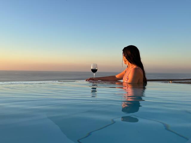 Maybe the best view/Jacuzzi/Gym/Game room