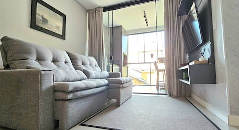 Top performing Airbnb: close to the beach and shops! air-conditioned environment in Bombinhas