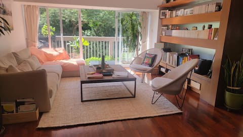 Luxurious and charming 4BR flat on HK Island