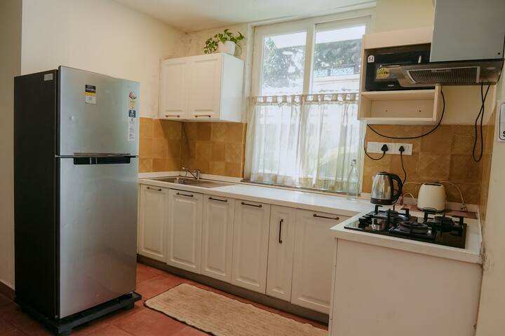 Full kitchen image 6