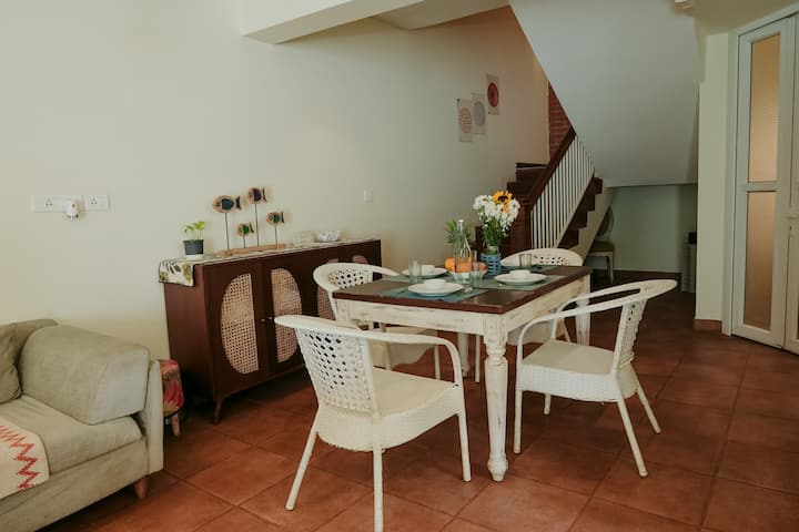 Dining area image 2