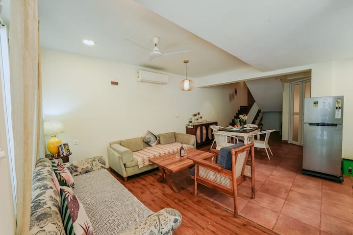 Living room image 2
