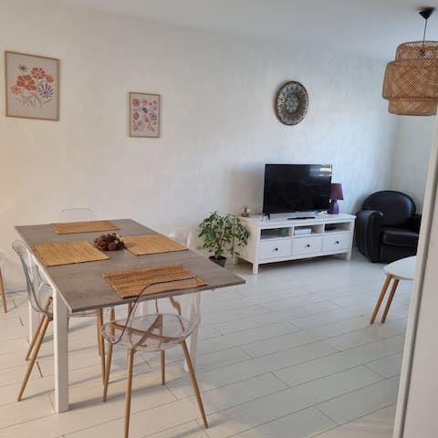 Entire place for 5 people with garden