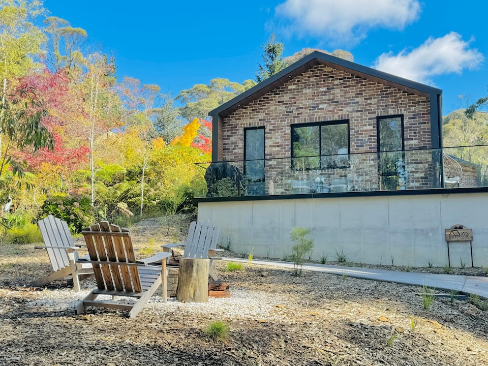 Divine Pine Hideaway, in the Blue Mountains, Medlow Bath, New South Wales, Australia, photo 1 of 10