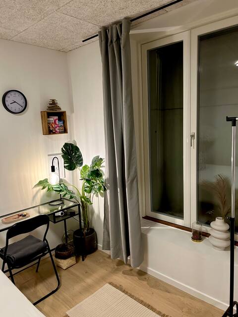 Private bathroom & entrance & EV charging