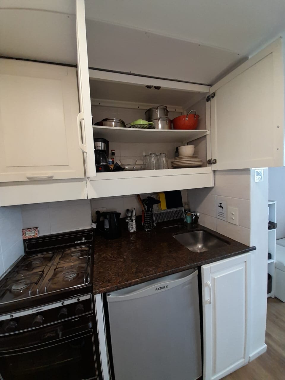 Propiedad de Airbnb exitosa: Paradise studio, jacuzzi, lake view, central en Río Negro