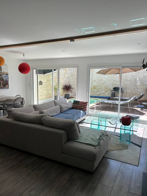 Bordeaux: Pretty 6-person air-conditioned villa with pool
