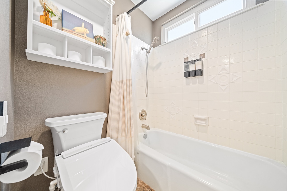 Full bathroom 2 (2)