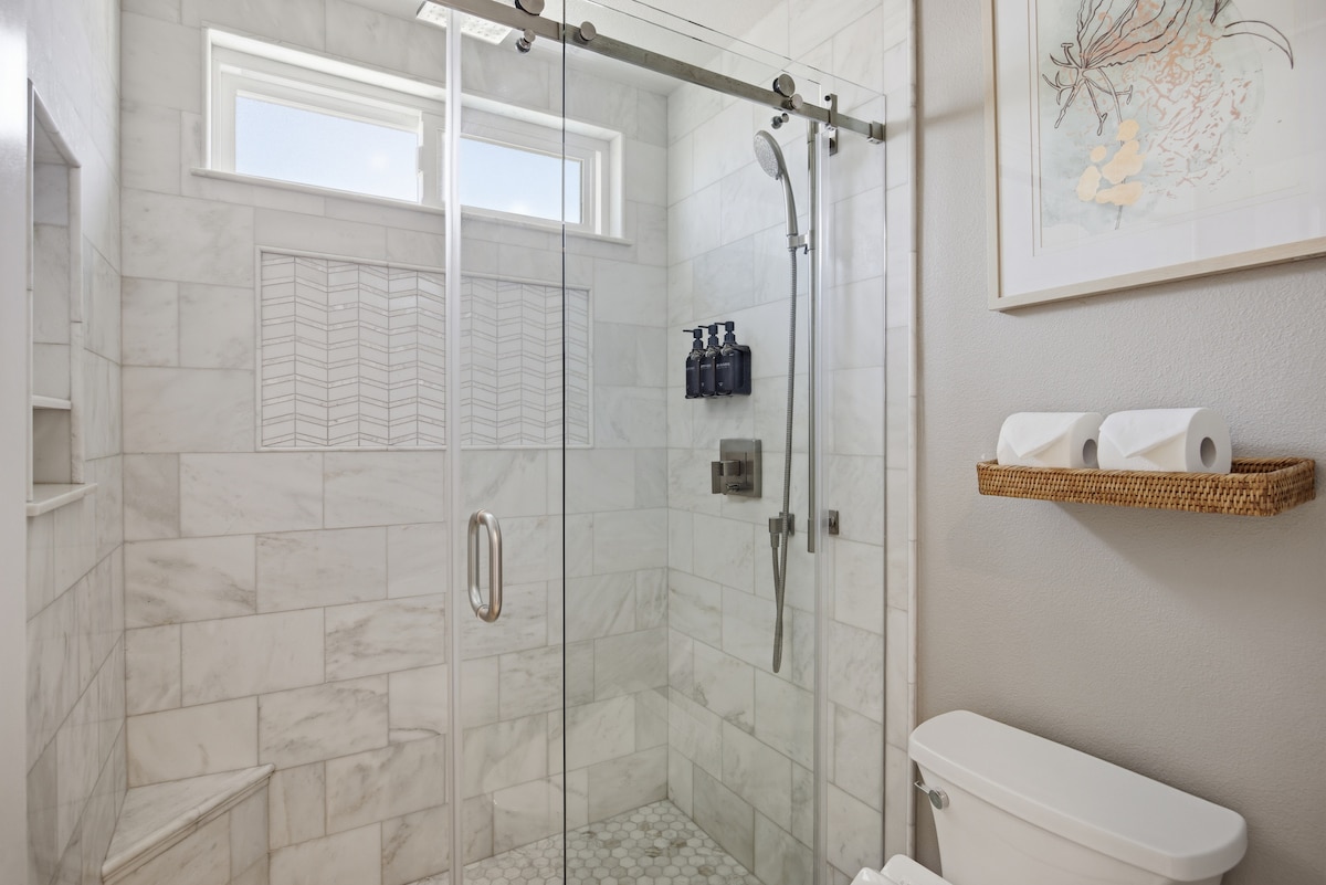 Full bathroom 3 (2)
