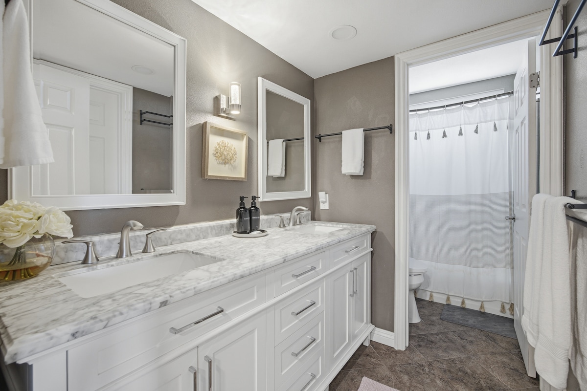 Full bathroom 2 (1)