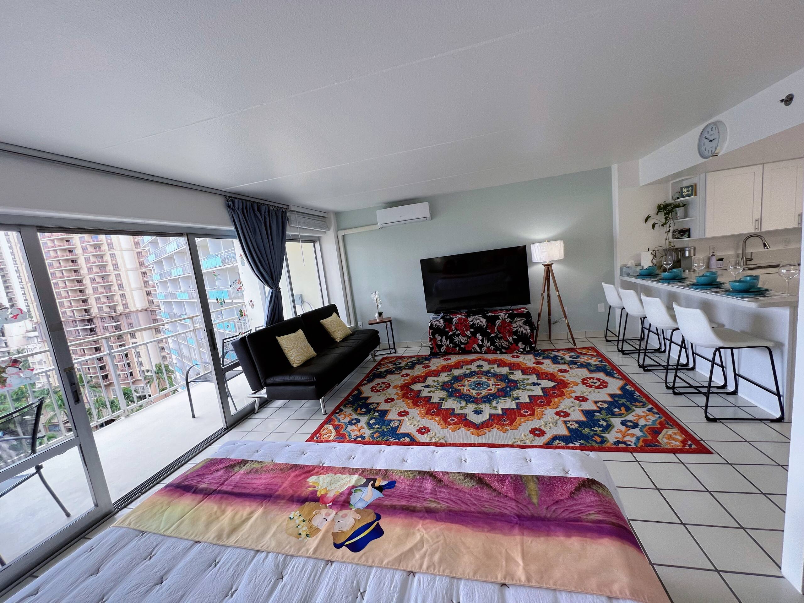 Modern Ilikai Studio - Image 6