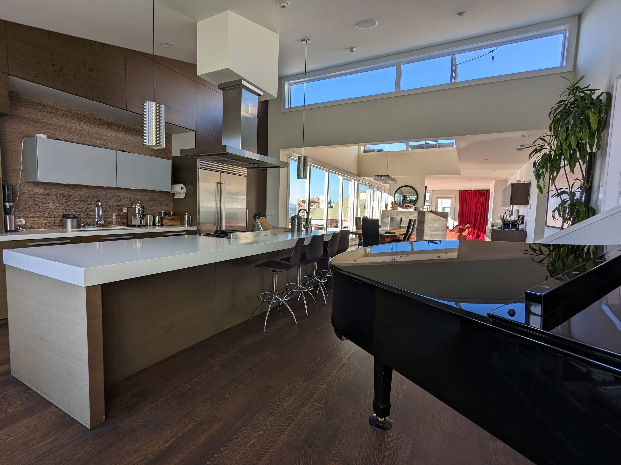 Condo in San Francisco · ★5.0 · 4 bedrooms · 4 beds · 3.5 baths - Image 9