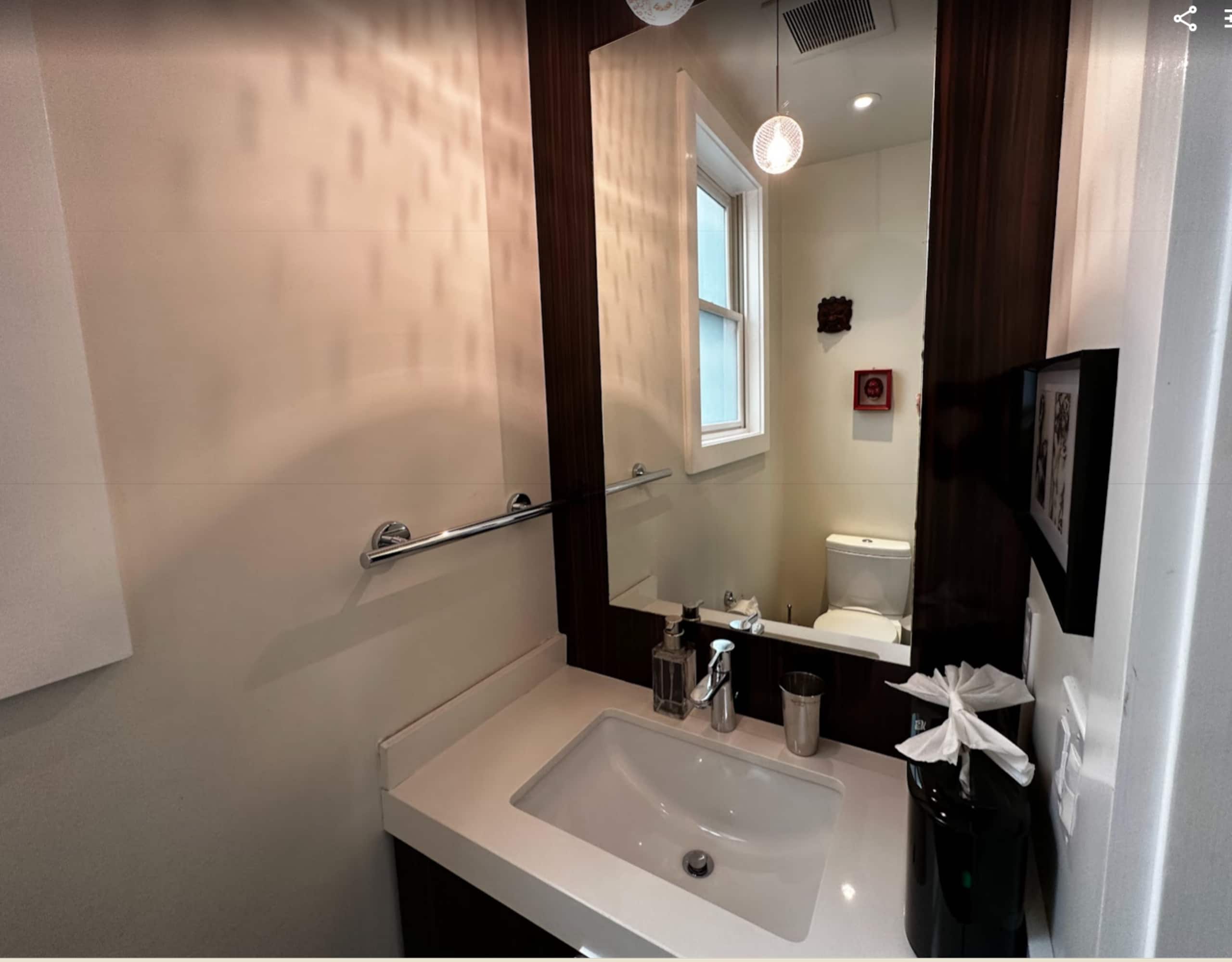 Condo in San Francisco · ★5.0 · 4 bedrooms · 4 beds · 3.5 baths - Image 29