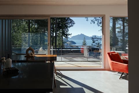 Newly Built Mountain Beach Loft with Ocean Views