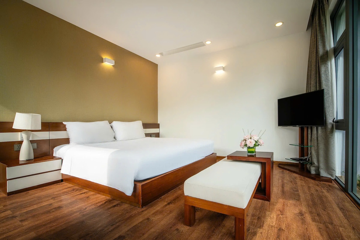 Vitanda vyenye ubora wa juu, televisheni mahiri, Wi-Fi ya bila malipo, mwonekano wa bustani