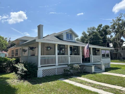 The Rose on Lakeside         Mount Dora-Umatilla