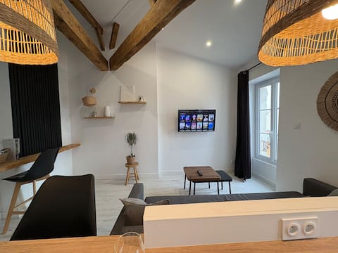 Popular Airbnb listing: ~ "Le cheval blanc" apartment in Les Sables D'olonne