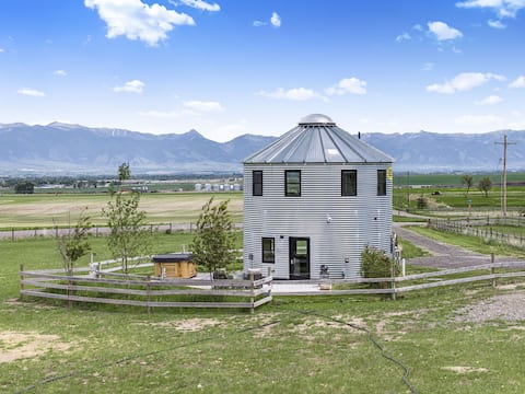 Sunrise Silo - Luxury silo near Bozeman, Montana.