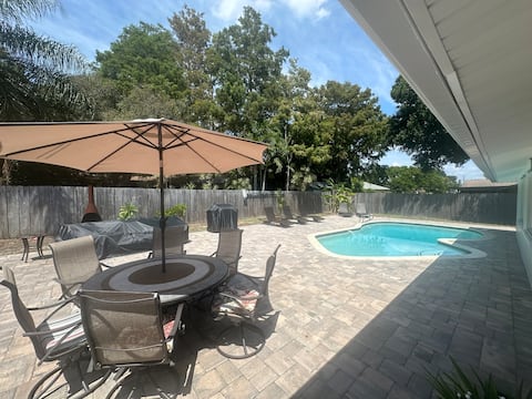 3/2 Relaxing Pool Oasis near Port Canaveral & KSC!