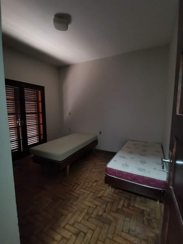 Spavaće sobe 6 i 7 imaju zajedničku kupaonicu 