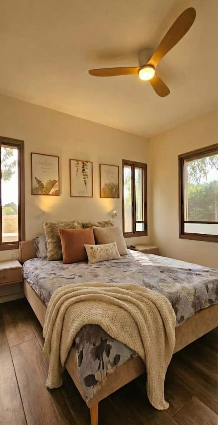 Master bedroom with garden and field view
If you feel like waking up to the sound of birds singing...