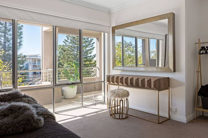 Luxury Beachside Residence gallery image 4