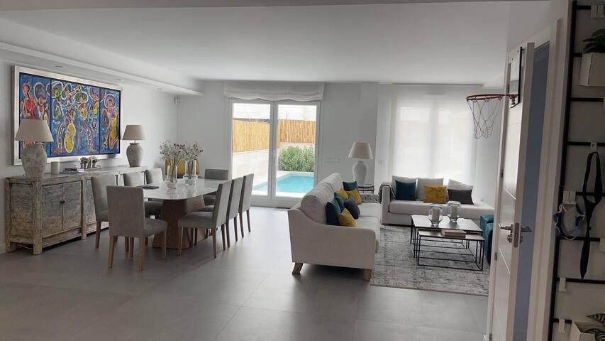 Pareado con piscina en Madrid gallery image 3