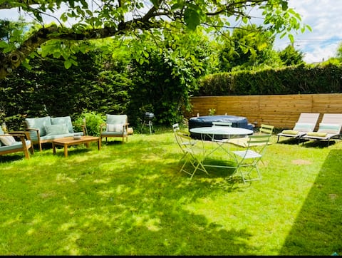 Charming house in the heart of the forest with a garden