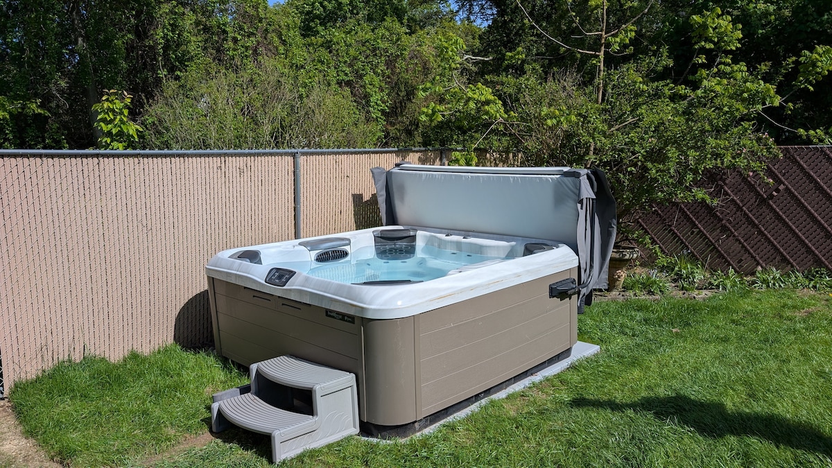Hot tub in the backyard