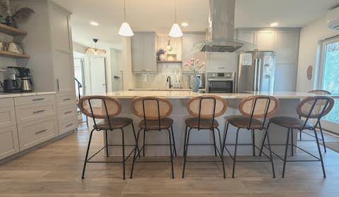 Full kitchen
