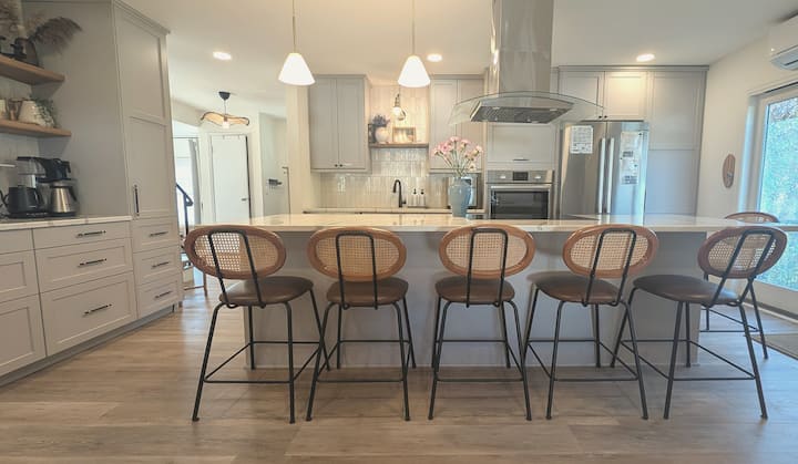 Full kitchen