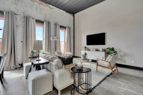 The Royal Guest Suite