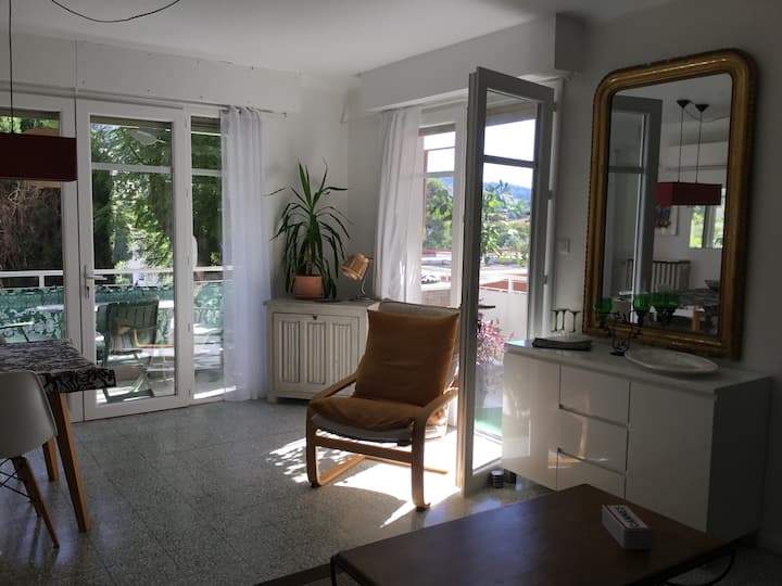 Appartement Ensoleillé, Calme Et Central - Le Cannet