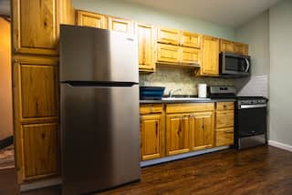 Larkinville 2 Bed Apartment, Unit 4, photo 8 of 34