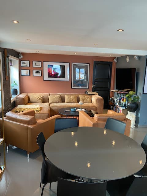 Top floor apartment city center