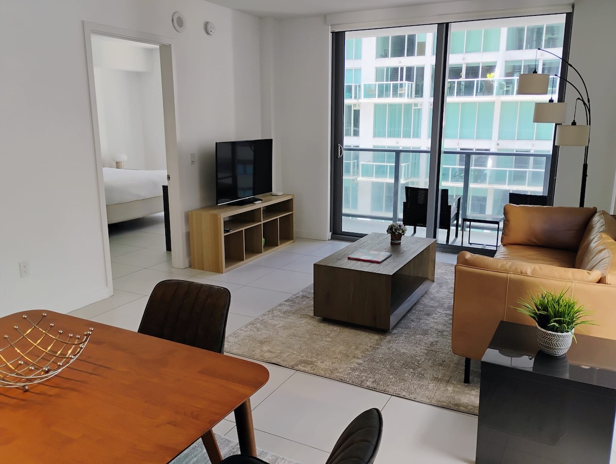 Popular Airbnb listing: Boutique Building in Brickell in Brickell Village