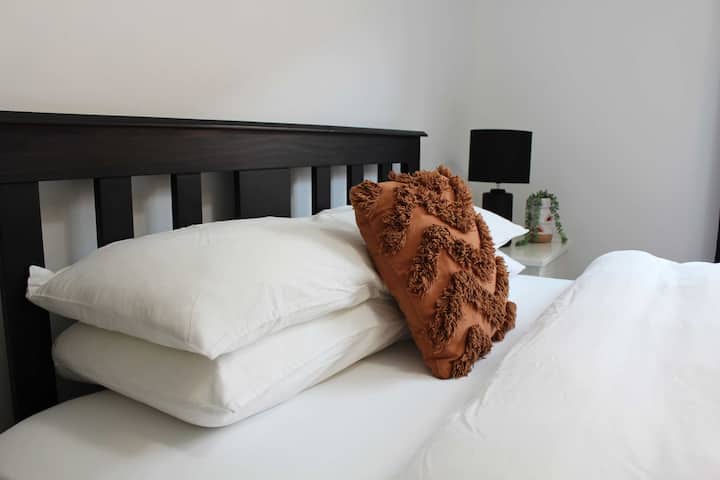 Dormitorio 1 con cama tamaño queen
