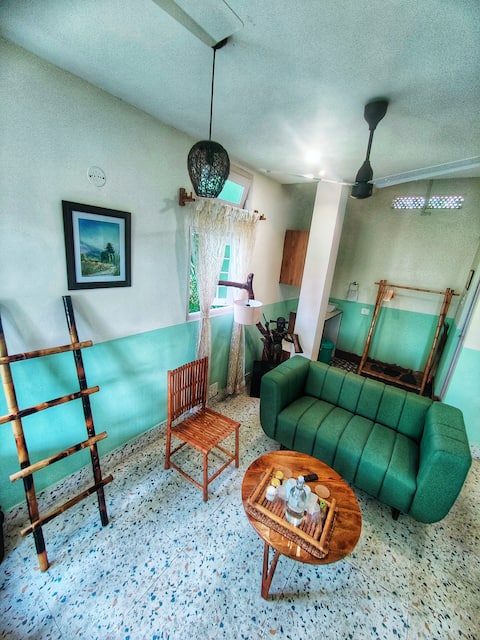 Studio APT w/ kitchen & balcony ( AC bedroom)