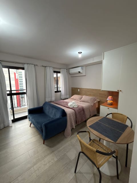 Popular Airbnb listing: Apartment | Liberdade Neighborhood | Air Conditioning in Sé