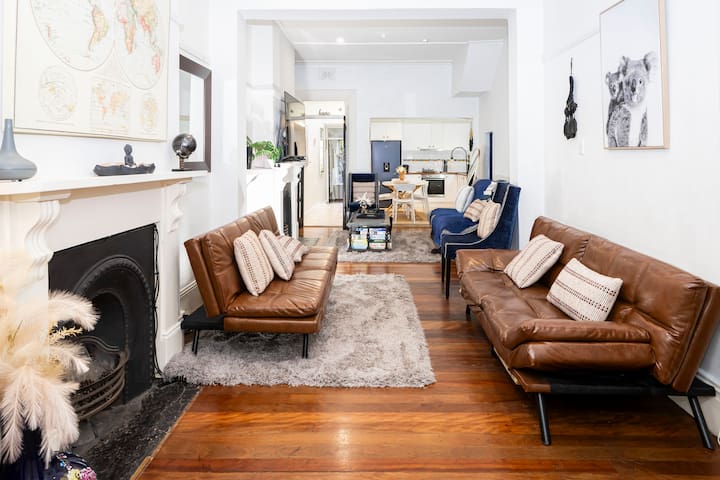 Charming Terrace Home @Great Location+Parking+BBQ