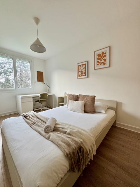 Popular Airbnb listing: The Winston Churchill, Rennes West in Villejean Beauregard