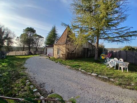 House with garden, Catus